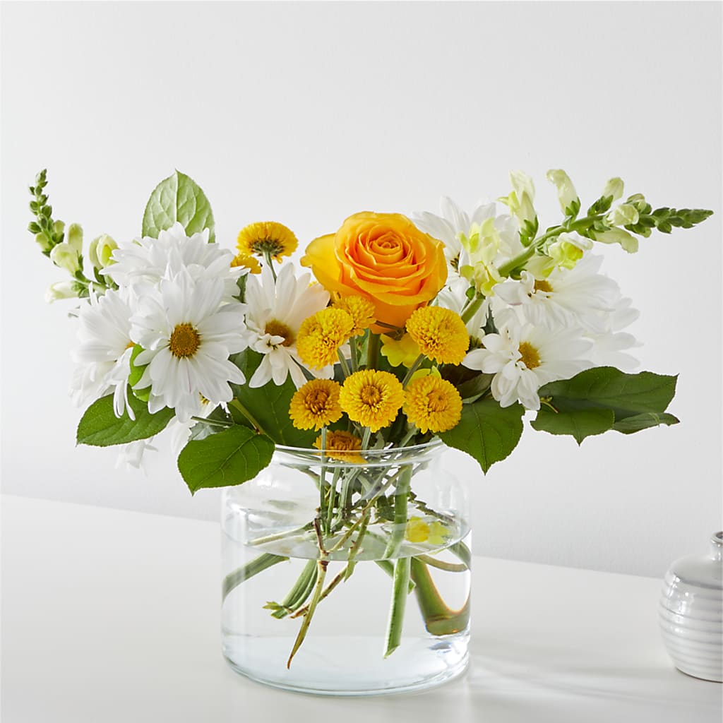 Sun Salutation Bouquet – Minish And Potts Llc, Crestwood KY