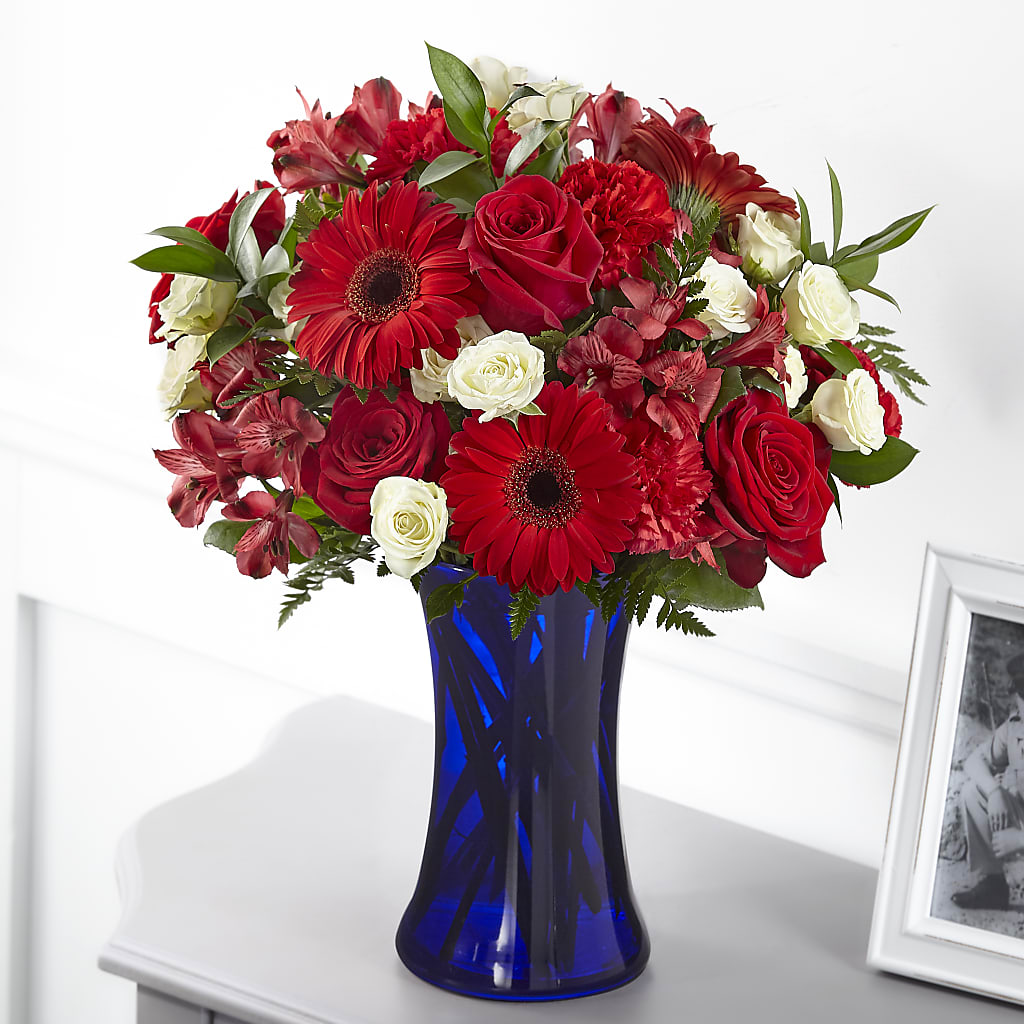 Hearts Embrace Bouquet – Minish And Potts Llc, Crestwood KY