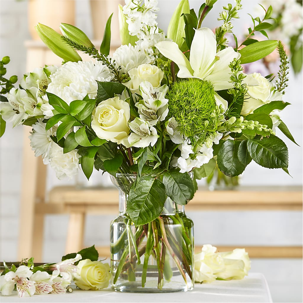 Classic Ivory – A Florist Original – Minish And Potts Llc, Crestwood KY