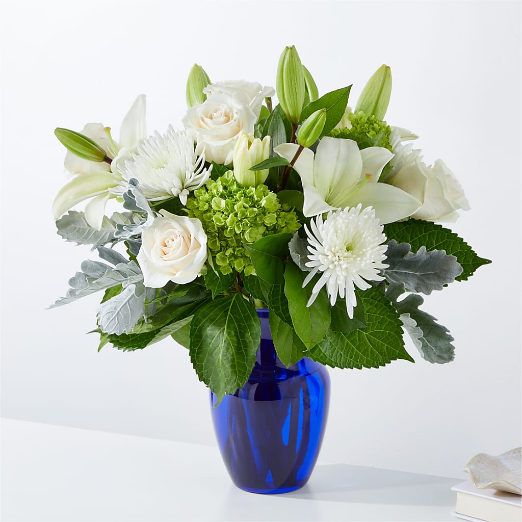 Snowy Dreams Bouquet – Minish And Potts Llc, Crestwood KY