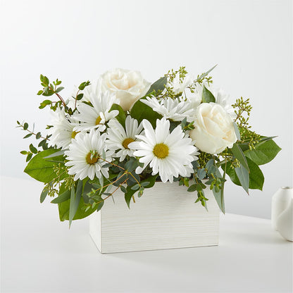 Fresh Linen Box Bouquet –  Minish And Potts Llc, Crestwood KY