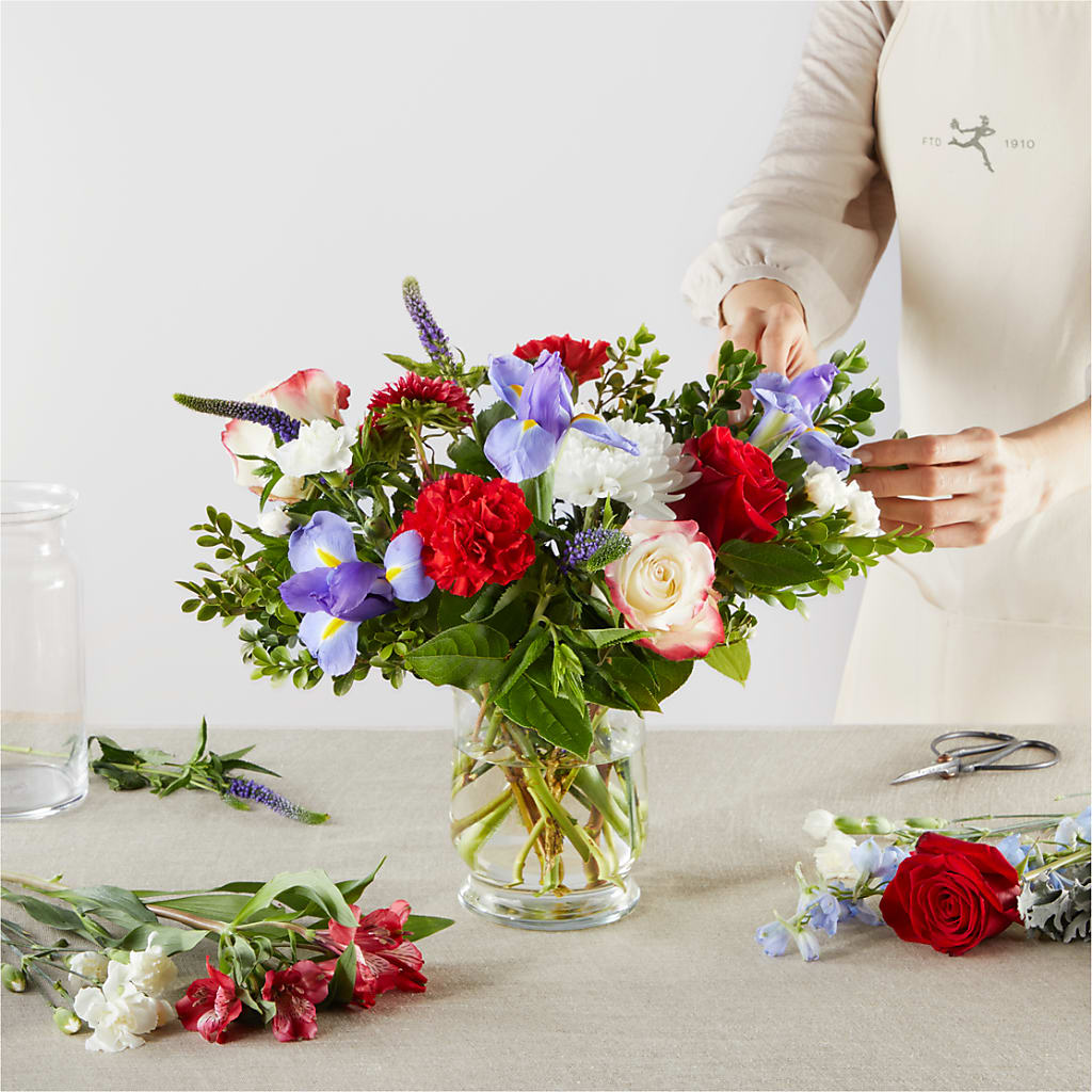 Star Spangled - A Florist Original –  Minish And Potts Llc, Crestwood KY