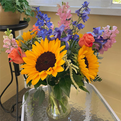 Rays of Life Bouquet –  Minish And Potts Llc, Crestwood KY
