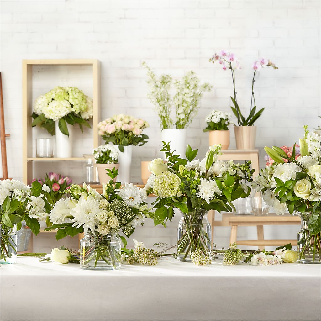 Classic Ivory – A Florist Original –  Minish And Potts Llc, Crestwood KY