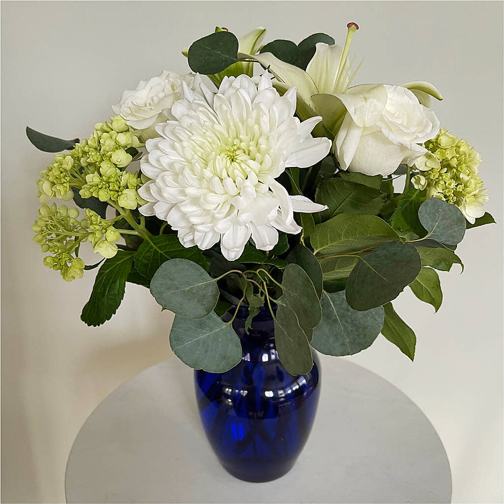 Snowy Dreams Bouquet –  Minish And Potts Llc, Crestwood KY