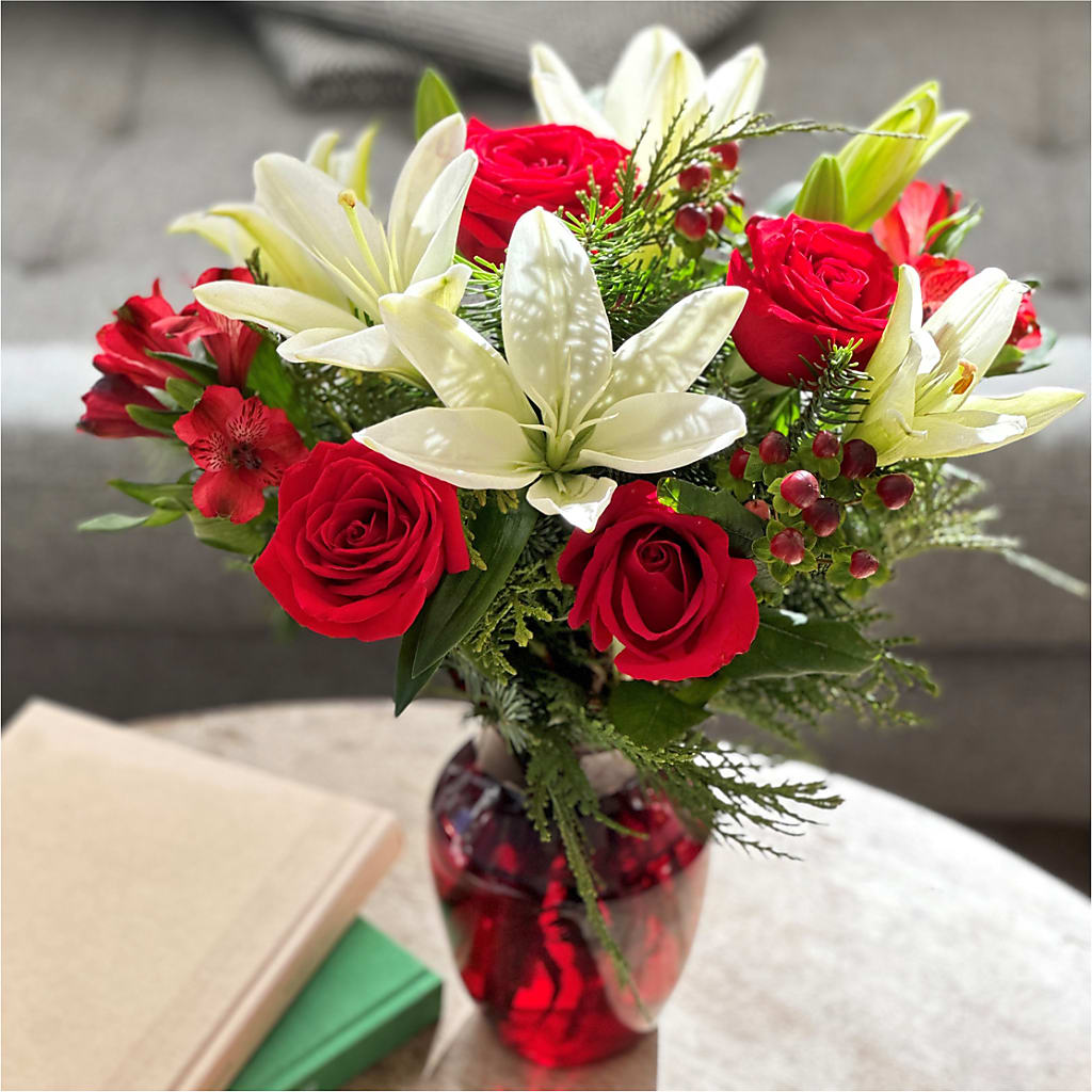 Evergreen Delight Bouquet –  Minish And Potts Llc, Crestwood KY