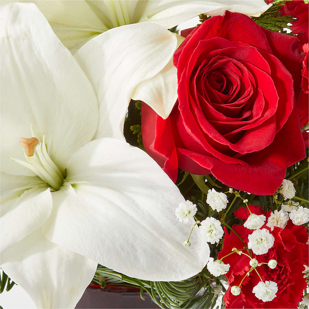 Holiday Season Bouquet –  Minish And Potts Llc, Crestwood KY