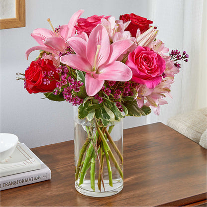 Lucky in Love Bouquet –  Minish And Potts Llc, Crestwood KY