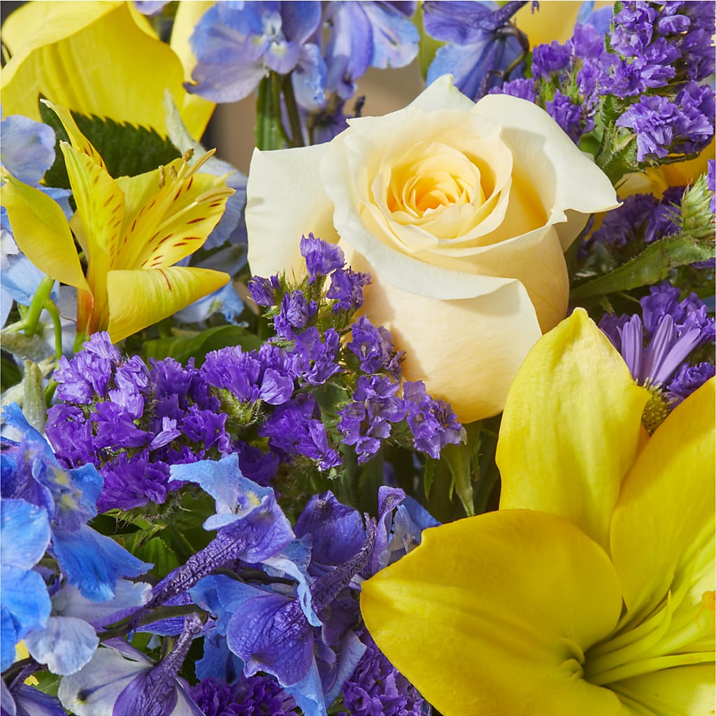 Limoncello Bouquet –  Minish And Potts Llc, Crestwood KY