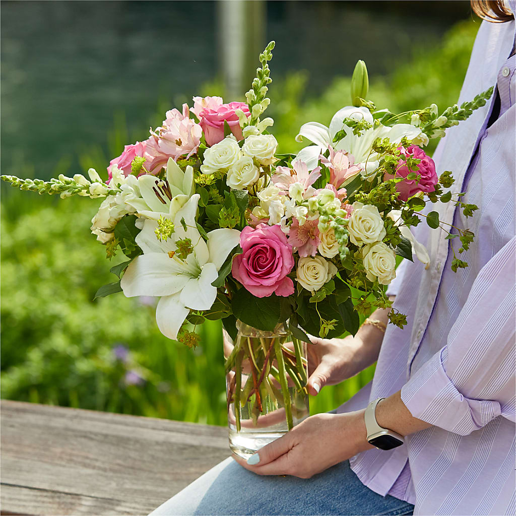 Fondly Bouquet –  Minish And Potts Llc, Crestwood KY